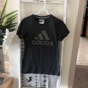 Adidas T shirt in Grey. Logo has sparkle to it 💫